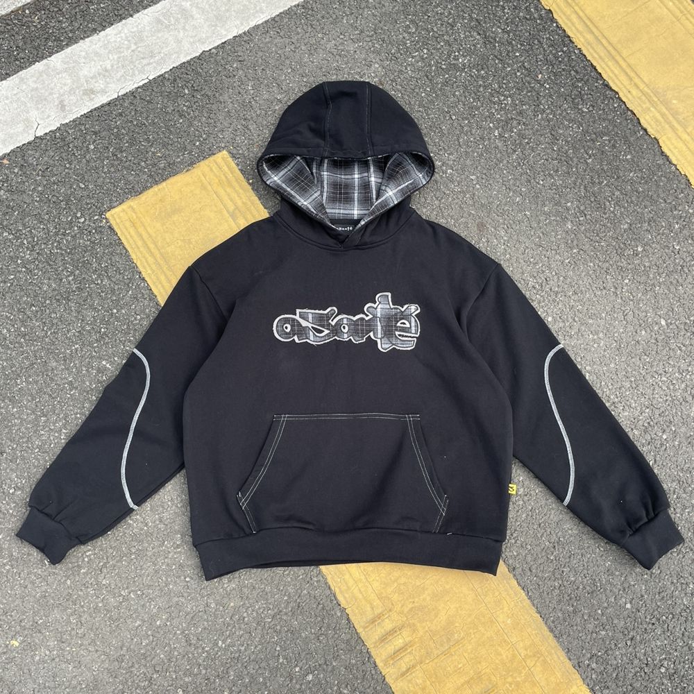 Custom Hoodie in Brushed Fleece 380GSM with Plaid panel fabric, Bound-edge embroidery, Flatlock stitching manufactured by Huaxing Apparel