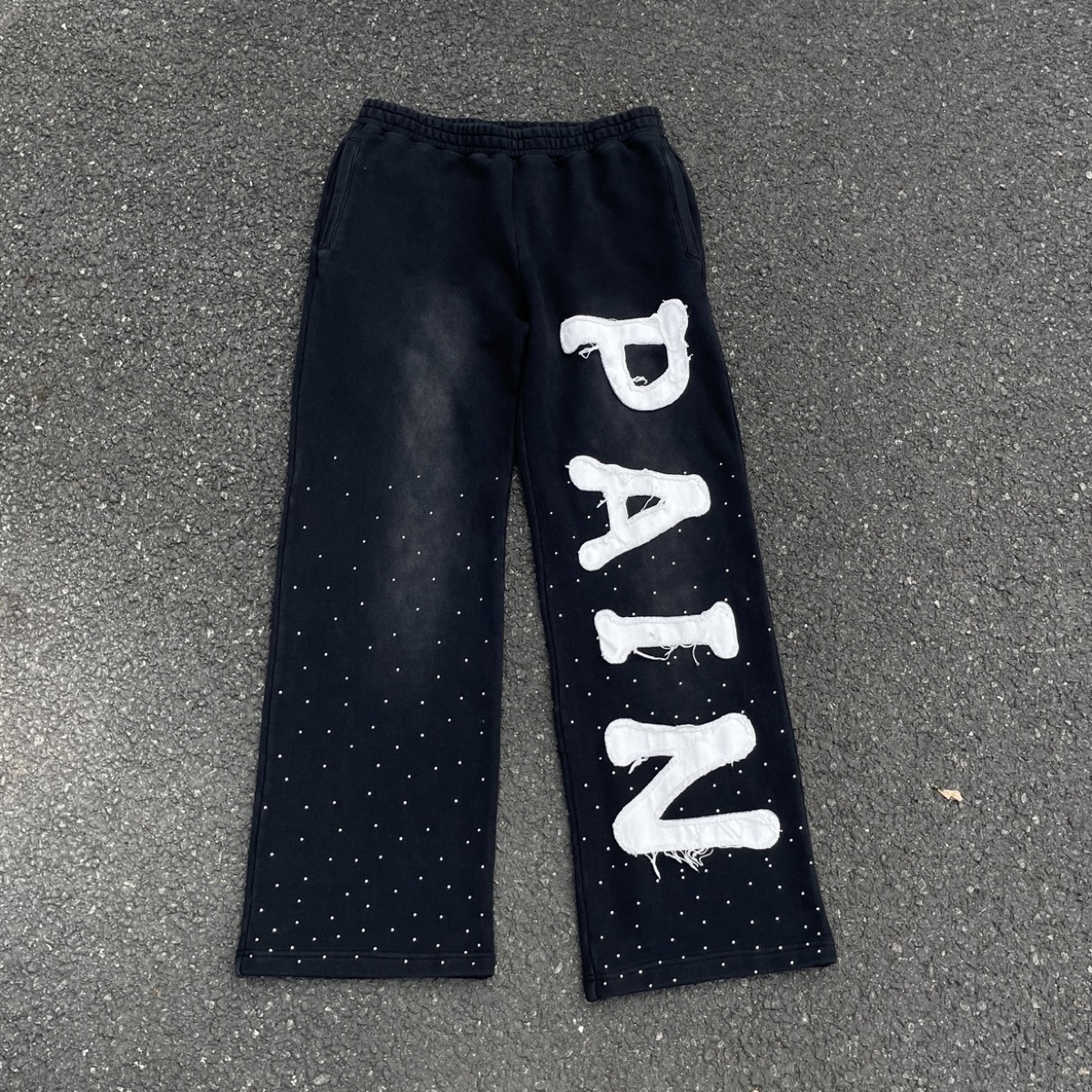 Custom streetwear sweatpants manufactured by Huaxing Apparel